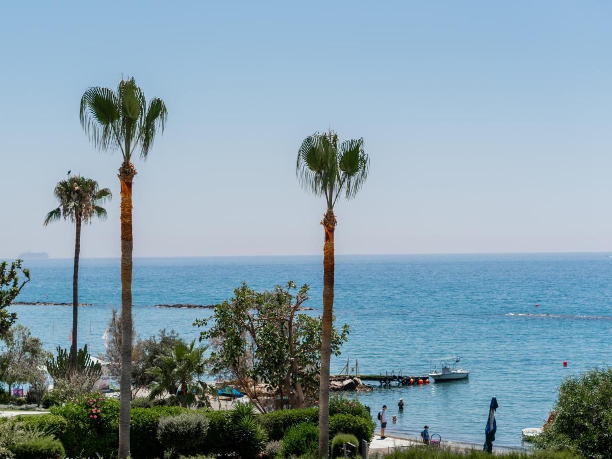 Sanders Ermitage on the Beach - Delightful 1-Bedroom Apartment With Sea View - Housity