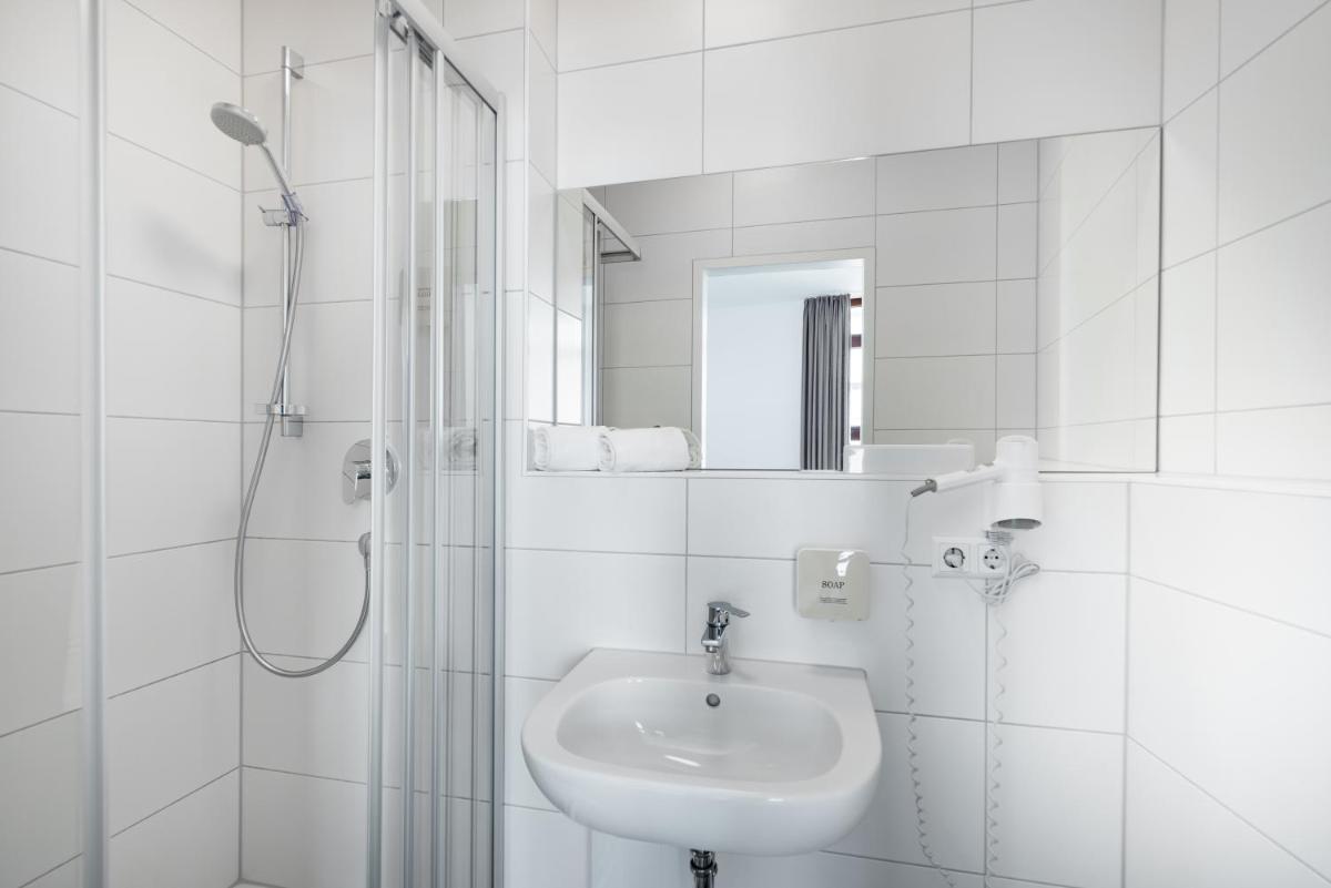 Hotel Garni am Olgaeck - Housity