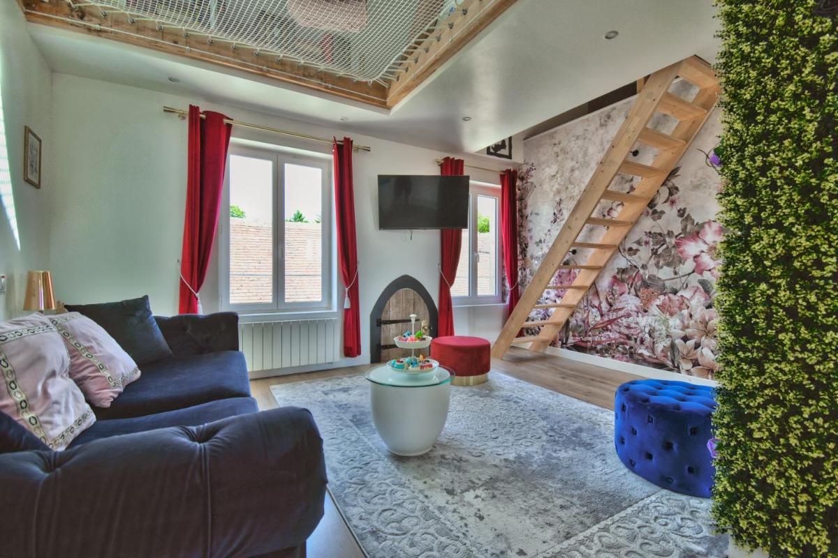 ALiCe Au PaYs dEs MerVeiLLeS - Housity