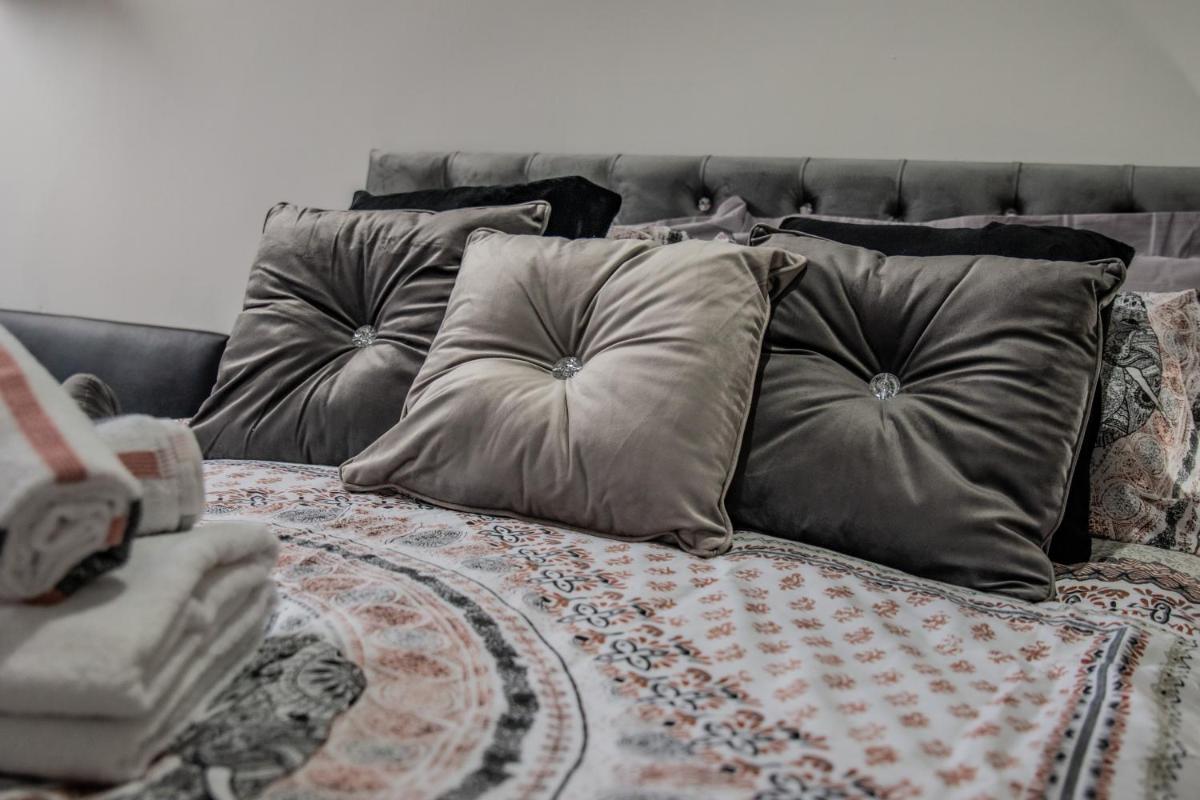 Bv Comfy Studio At Maningham Lane Bradford - Housity