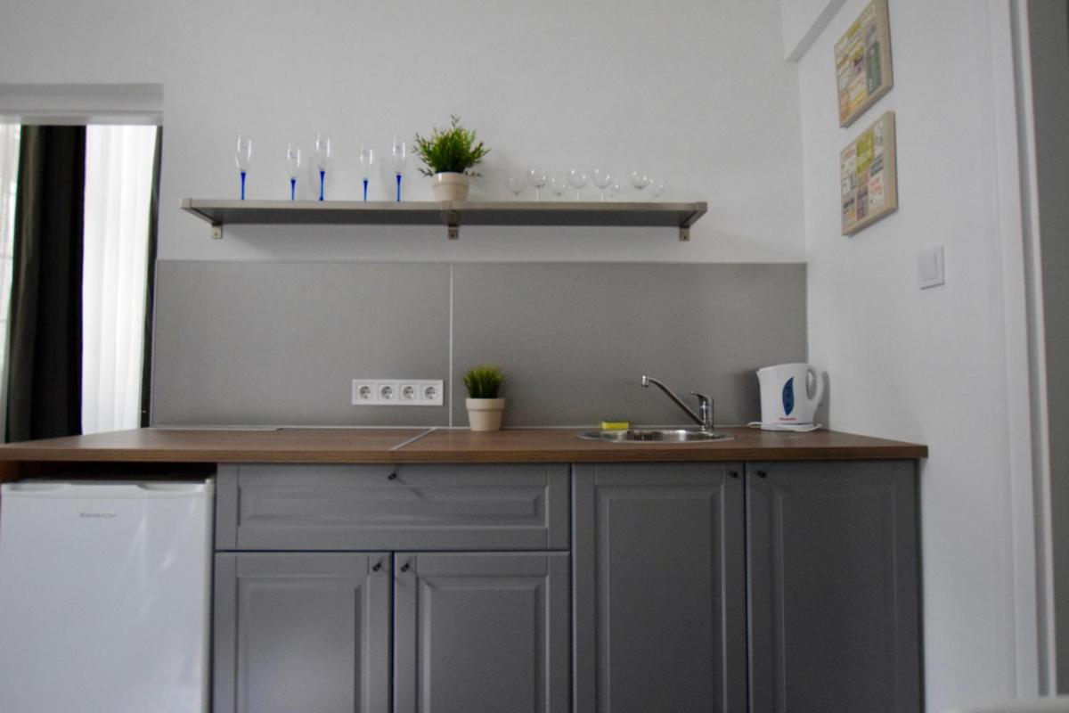 Budget Apartment by Hi5 - Kertesz street - Housity