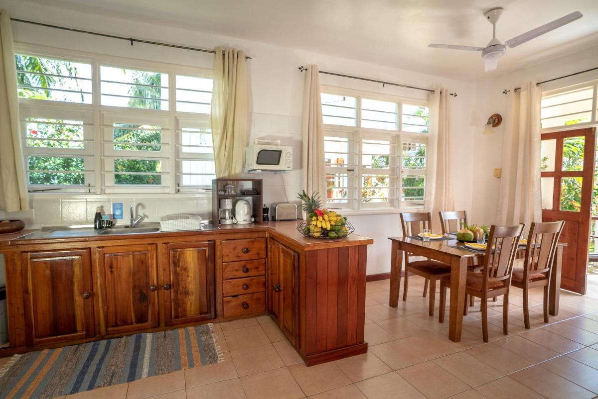 La Maison Hibiscus Self Catering Accommodation - Hizvo