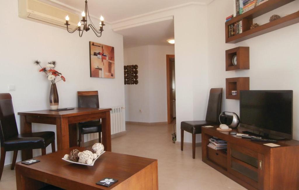 Lovely Apartment Overlooking Golf Course Lake - AO21622 - Housity