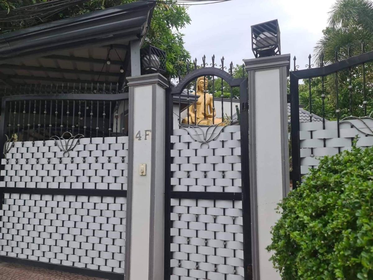 The Golden Buddha Villa - Housity
