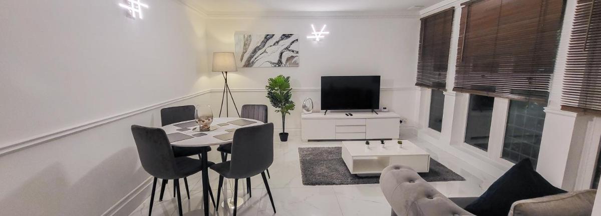 Stunning 2 bedroom apartment in Canary Wharf - Morland Apartments - Housity