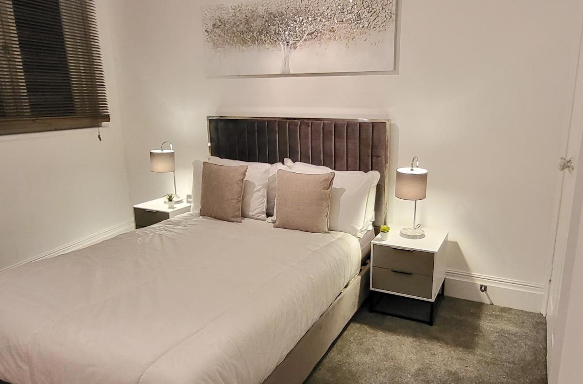 Stunning 2 bedroom apartment in Canary Wharf - Morland Apartments - Housity