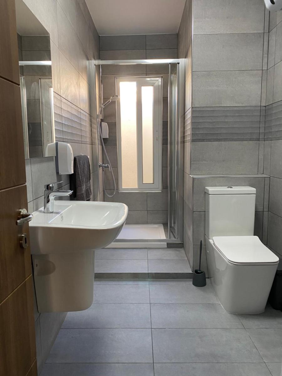 Suitetrails - Seaside Apartment in Gzira