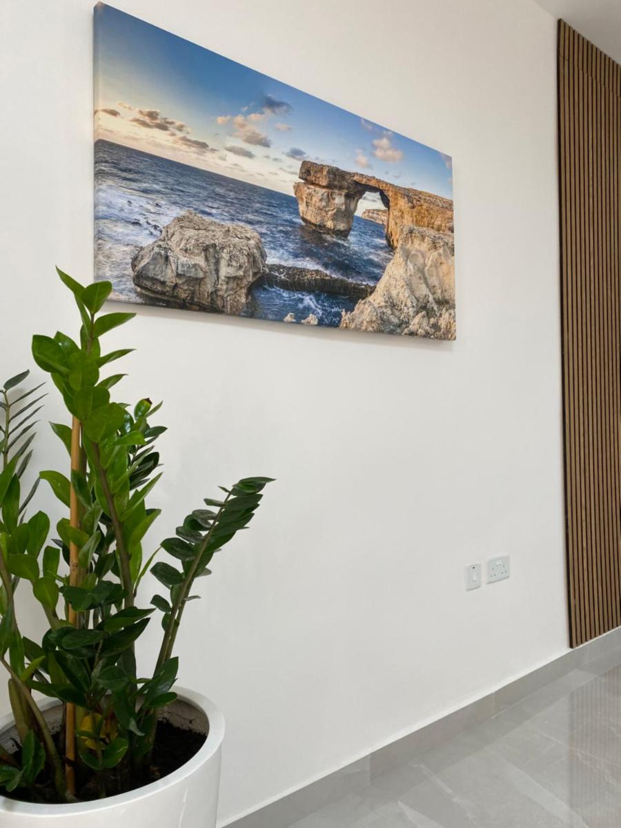 Seaside Apartment in Gzira - Housity