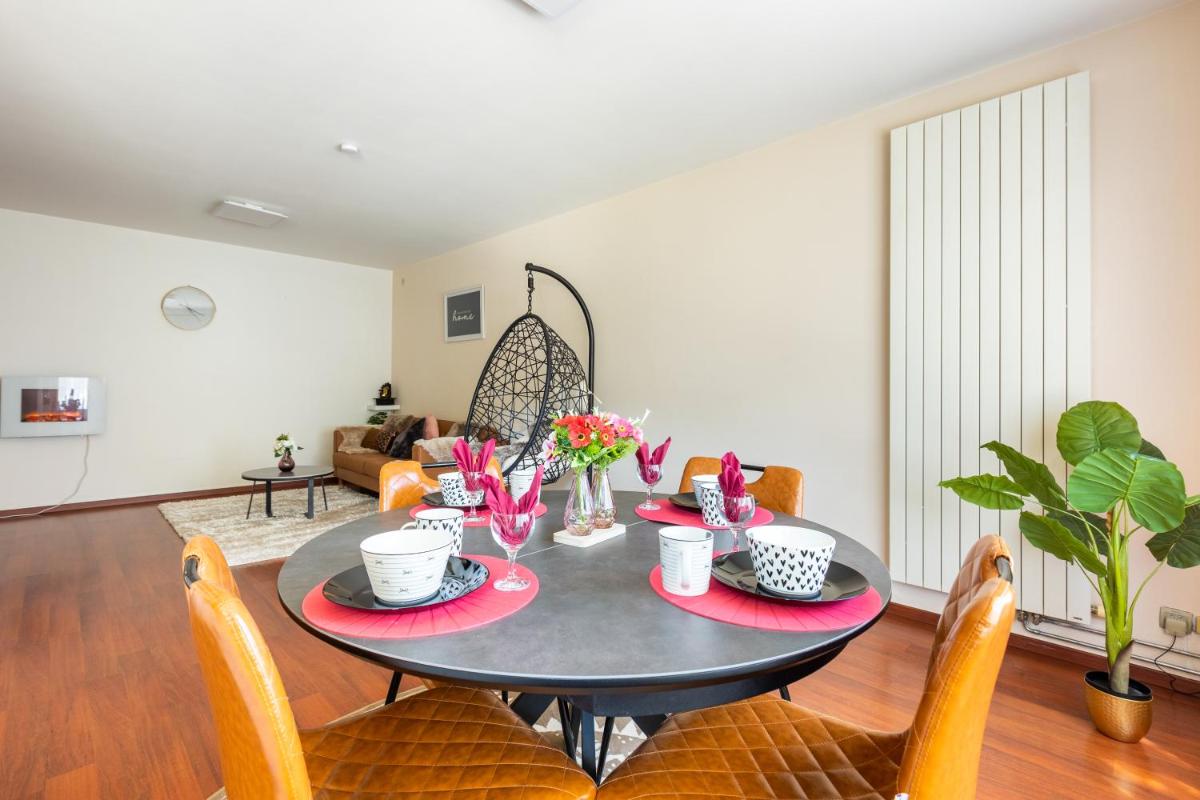 Luxe apt with parking & garden in wilrijk antwerp - Housity