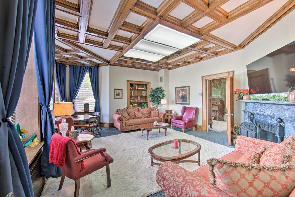 Luxurious Annville Home about 8 Mi to Hersheypark - Housity