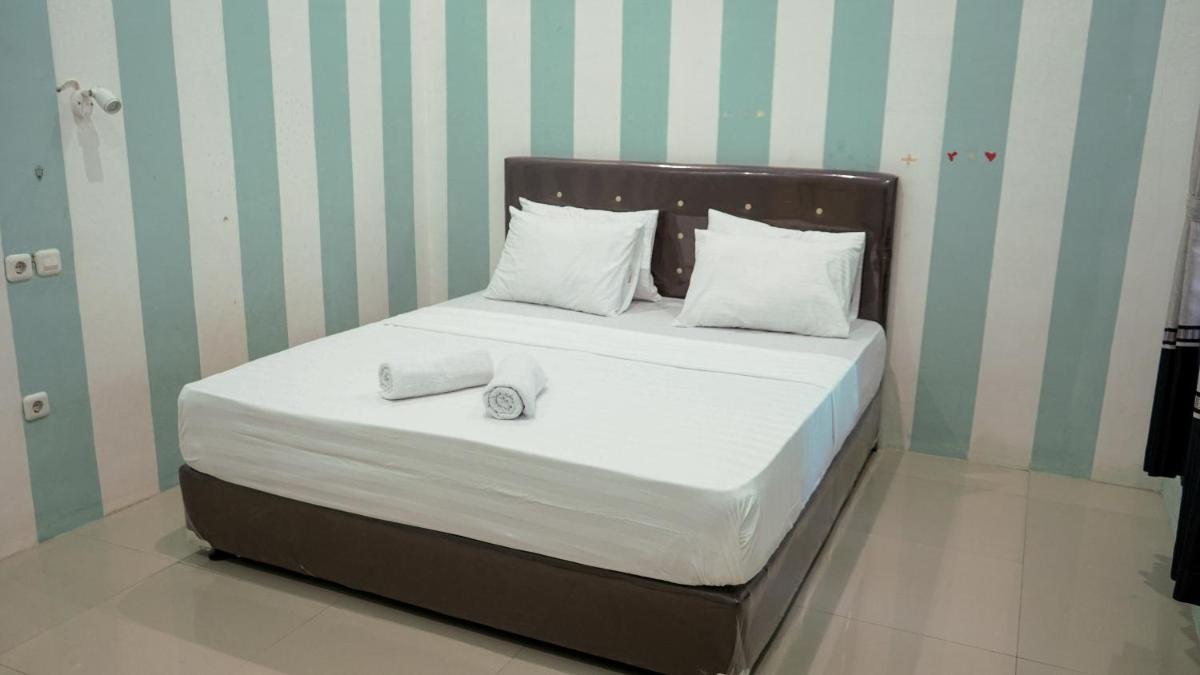 Griya Asri Homestay Near Tetebatu Waterfall - Housity