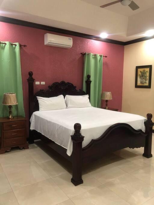 Ocho Rios Vacation Cottage - Housity