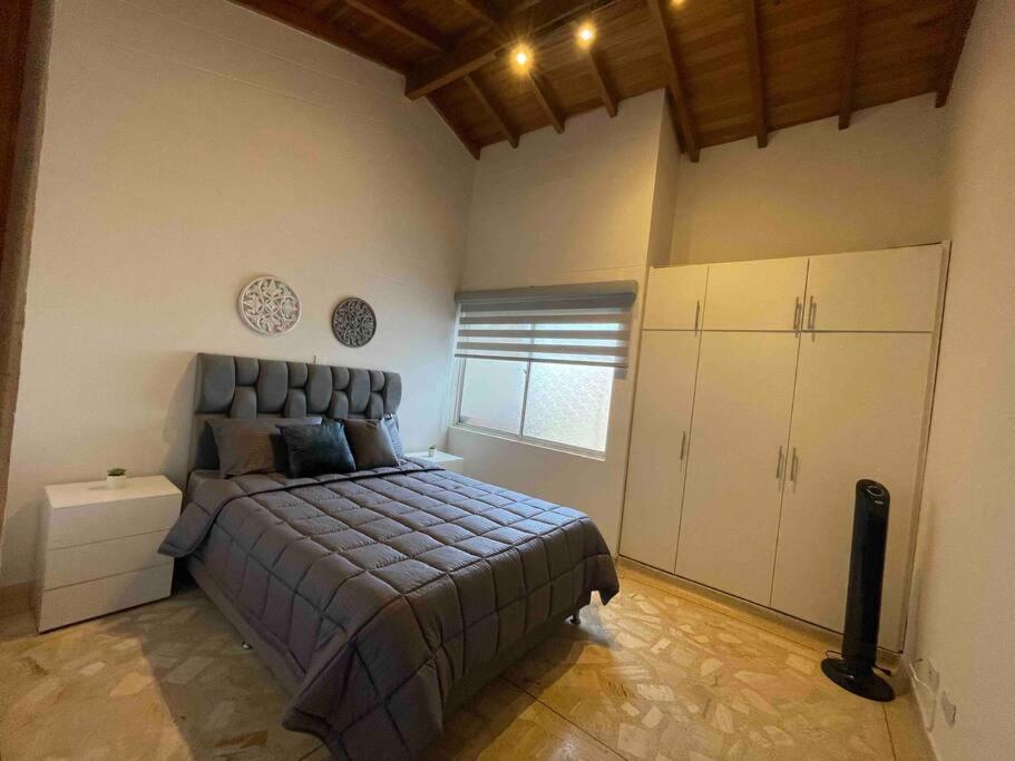 2-STORY PENTHOUSE, Tons of Restaurants, Private Balconies - Housity