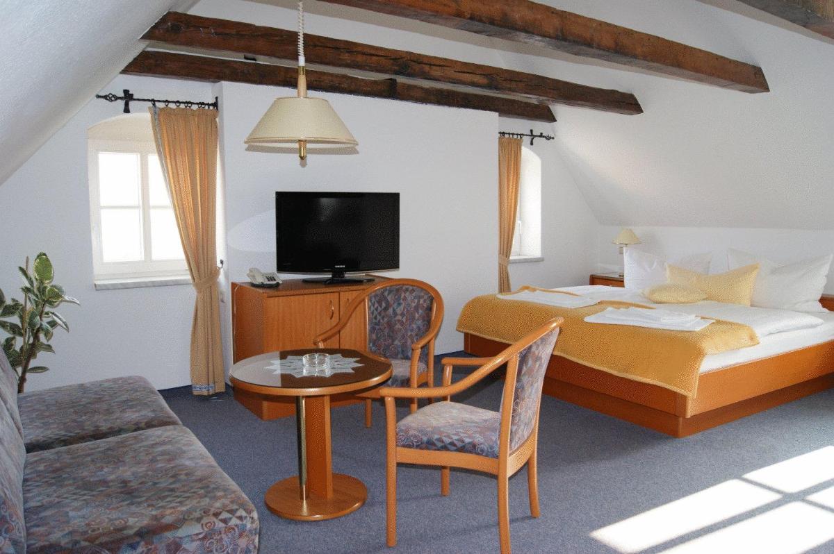 Hotel Peenebrücke - Housity