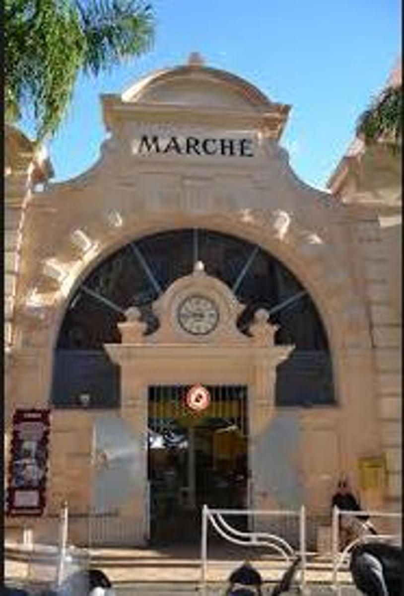MONACO BEACH CENTER - Housity