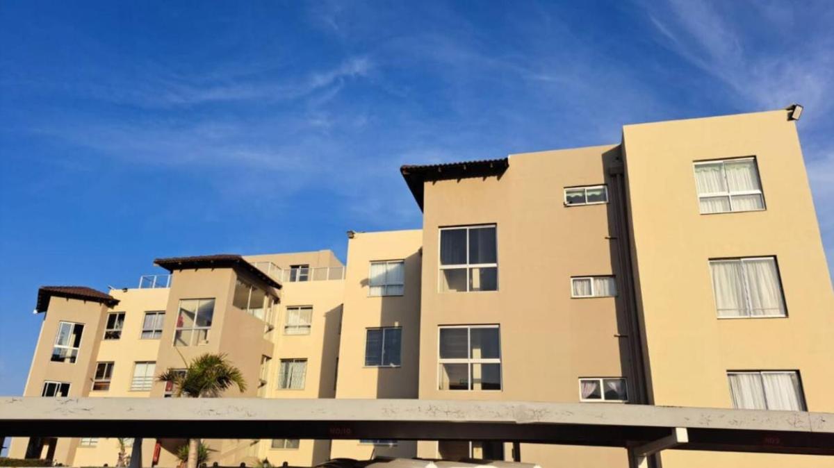 Rumbling waves, tranquil sounds - What a view! - Housity