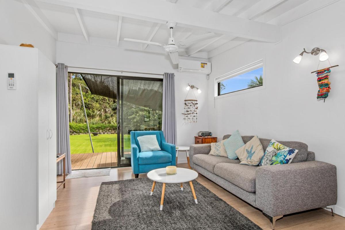 Bayside Beauty - Matapouri Holiday Home - Housity