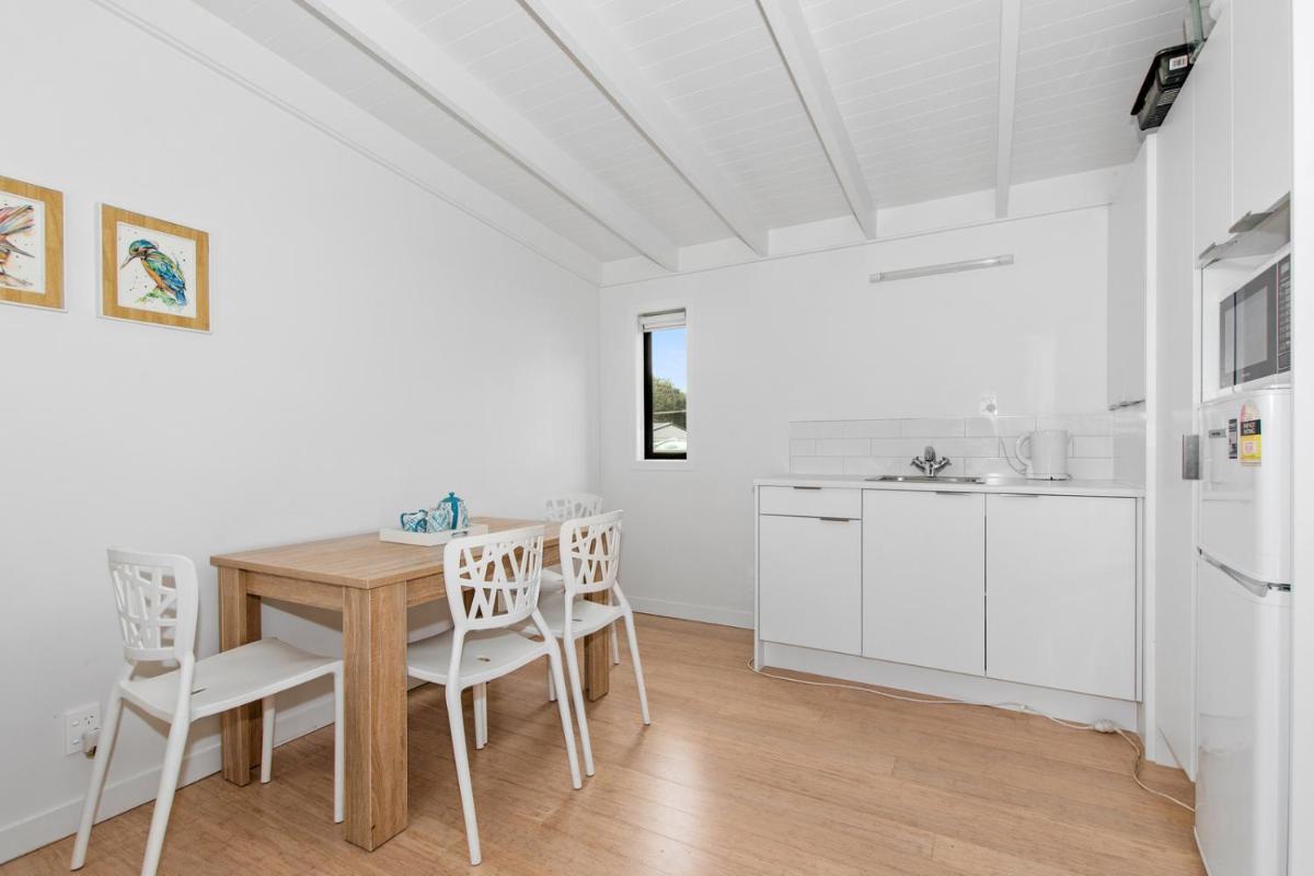 Bayside Beauty - Matapouri Holiday Home - Housity