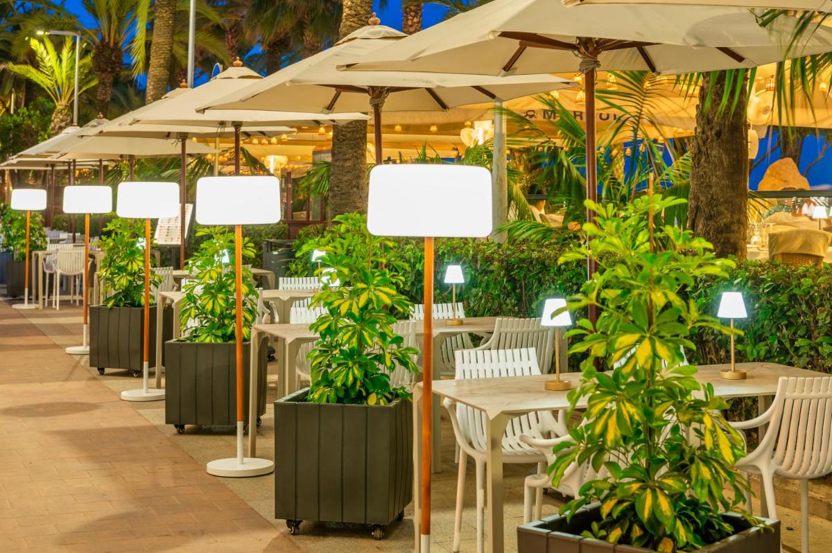 Jardín al aire libre en Hotel Marsol