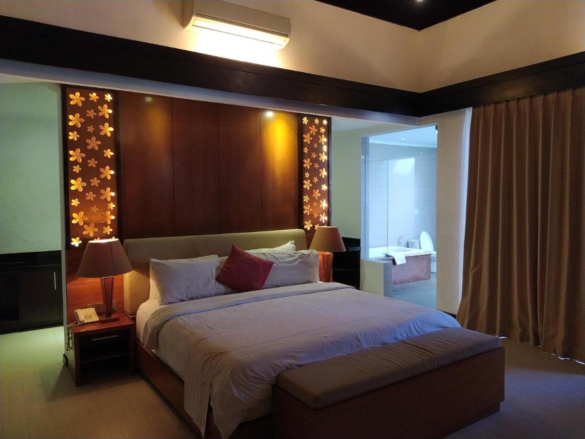 Room in Villa - Kori Maharani Villas - One Bedroom Villa with Private Pool 4 - Housity