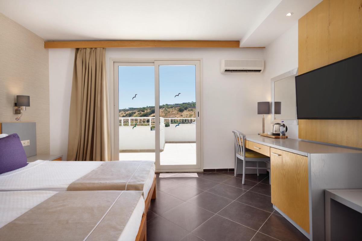La Quinta by Wyndham Bodrum - Housity