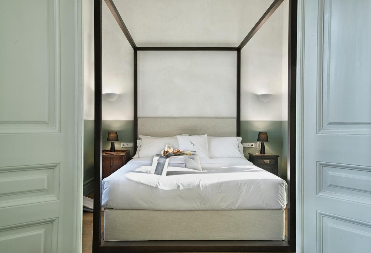 ATHINAIDOS QUARTERS by K&K - Housity