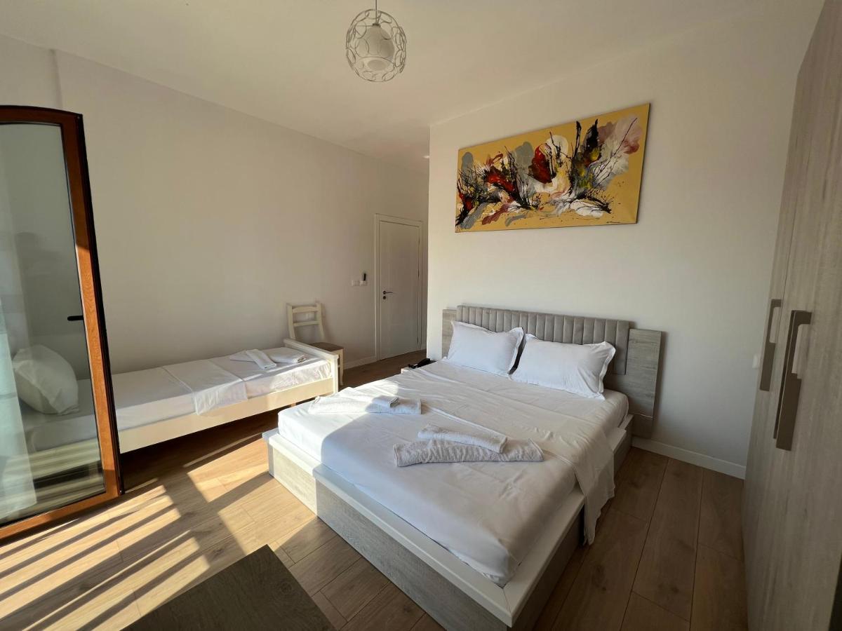 Bujtina Celiku - Housity