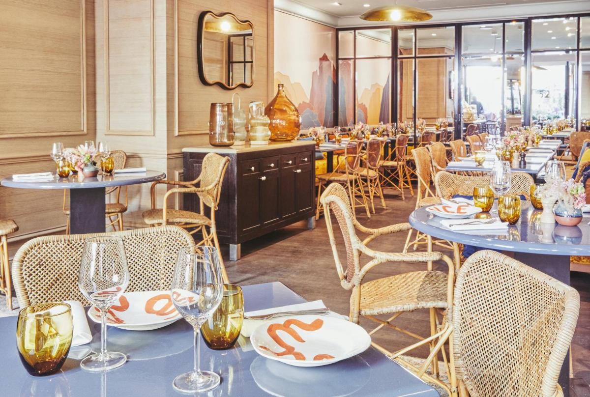Boissons dans l'établissement Grand Hôtel Du Palais Royal