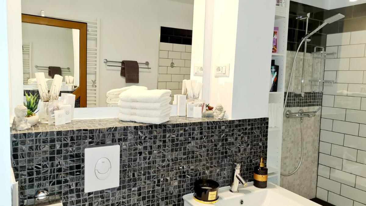 La Fluturi Apartament - Housity