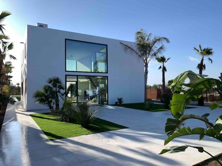 Contemporary villa near Sitges Hills - Housity