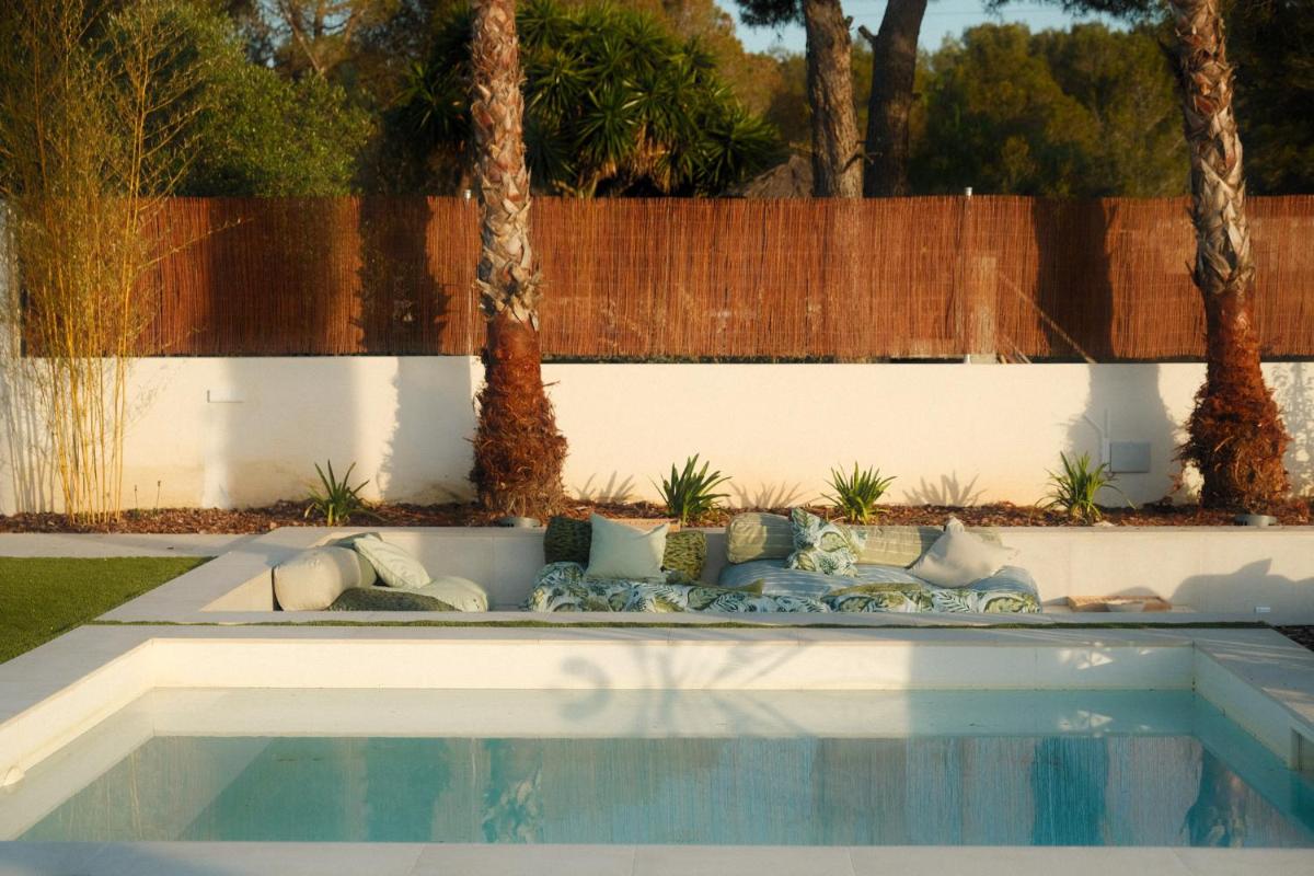 Contemporary villa near Sitges Hills - Housity