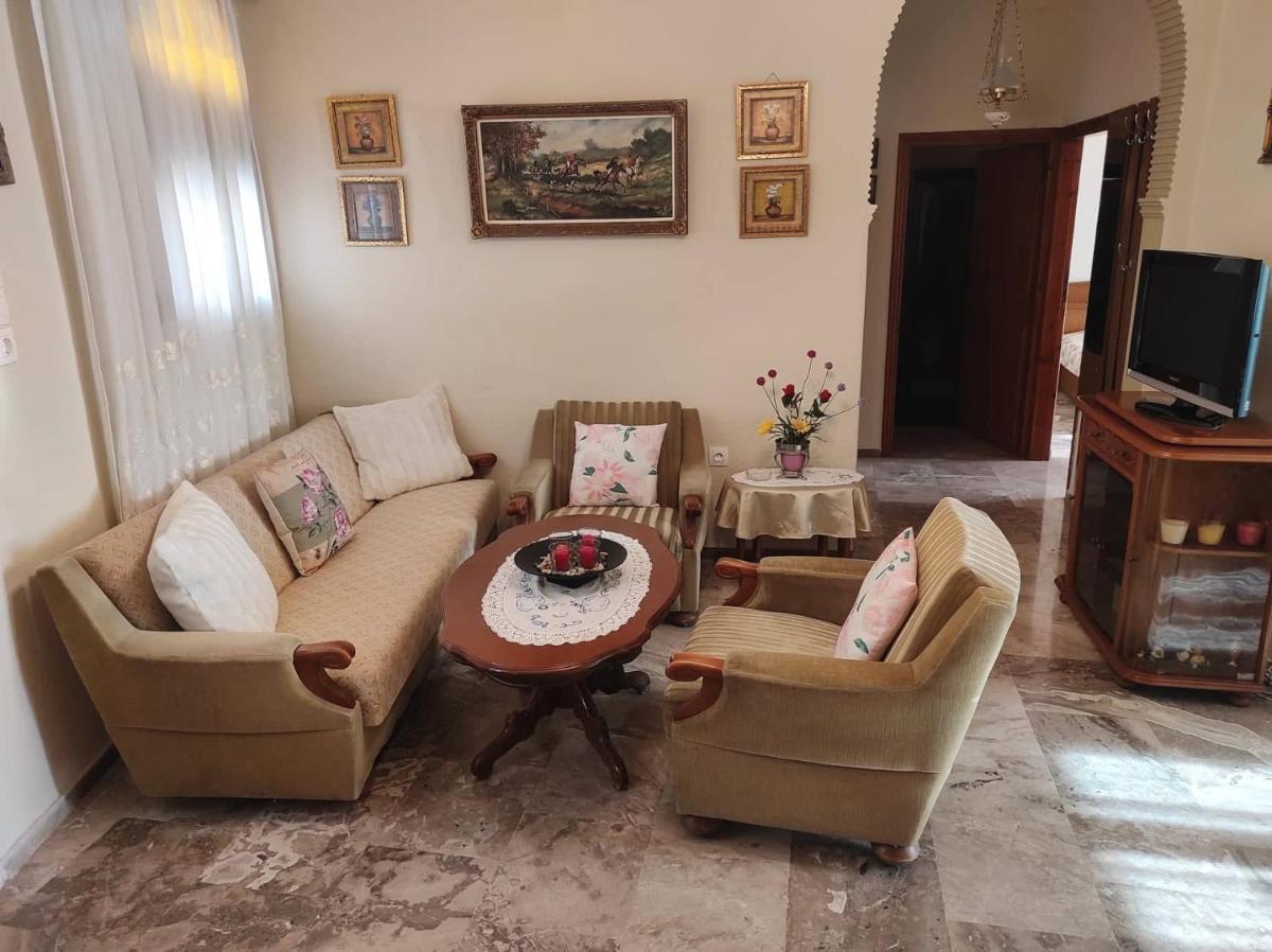 ELATA HOUSE - Housity