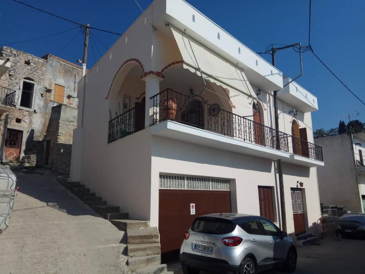 ELATA HOUSE - Housity