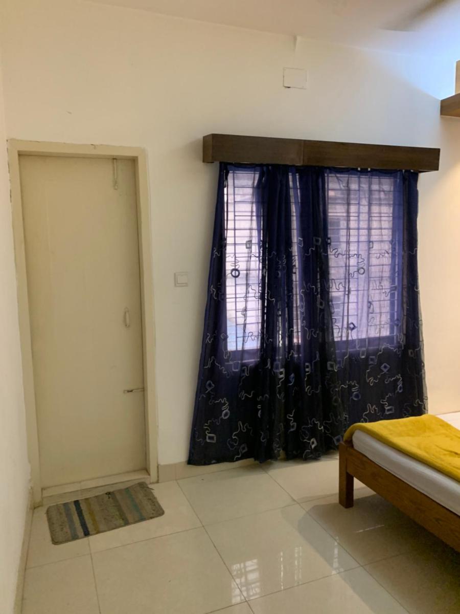 Captivating 2-Bed Apartment in Dhaka - Housity