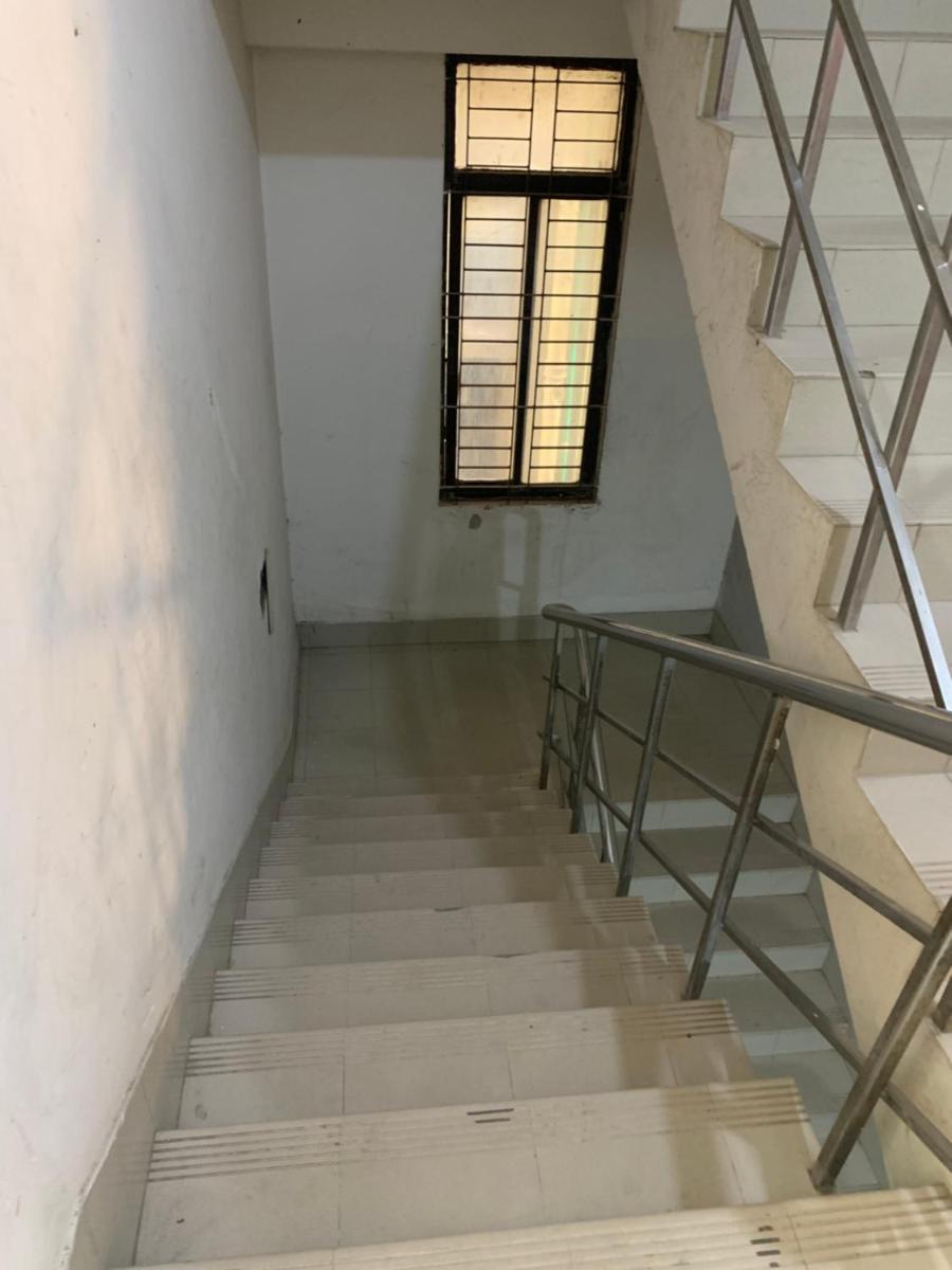 Captivating 2-Bed Apartment in Dhaka - Housity