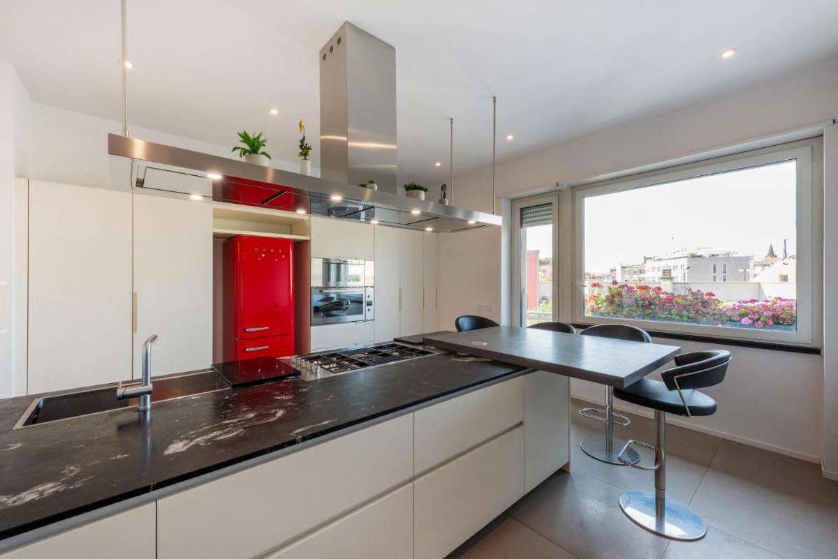 Easylife - Wonderful Penthouse with terrace a few steps from the Duomo - Housity