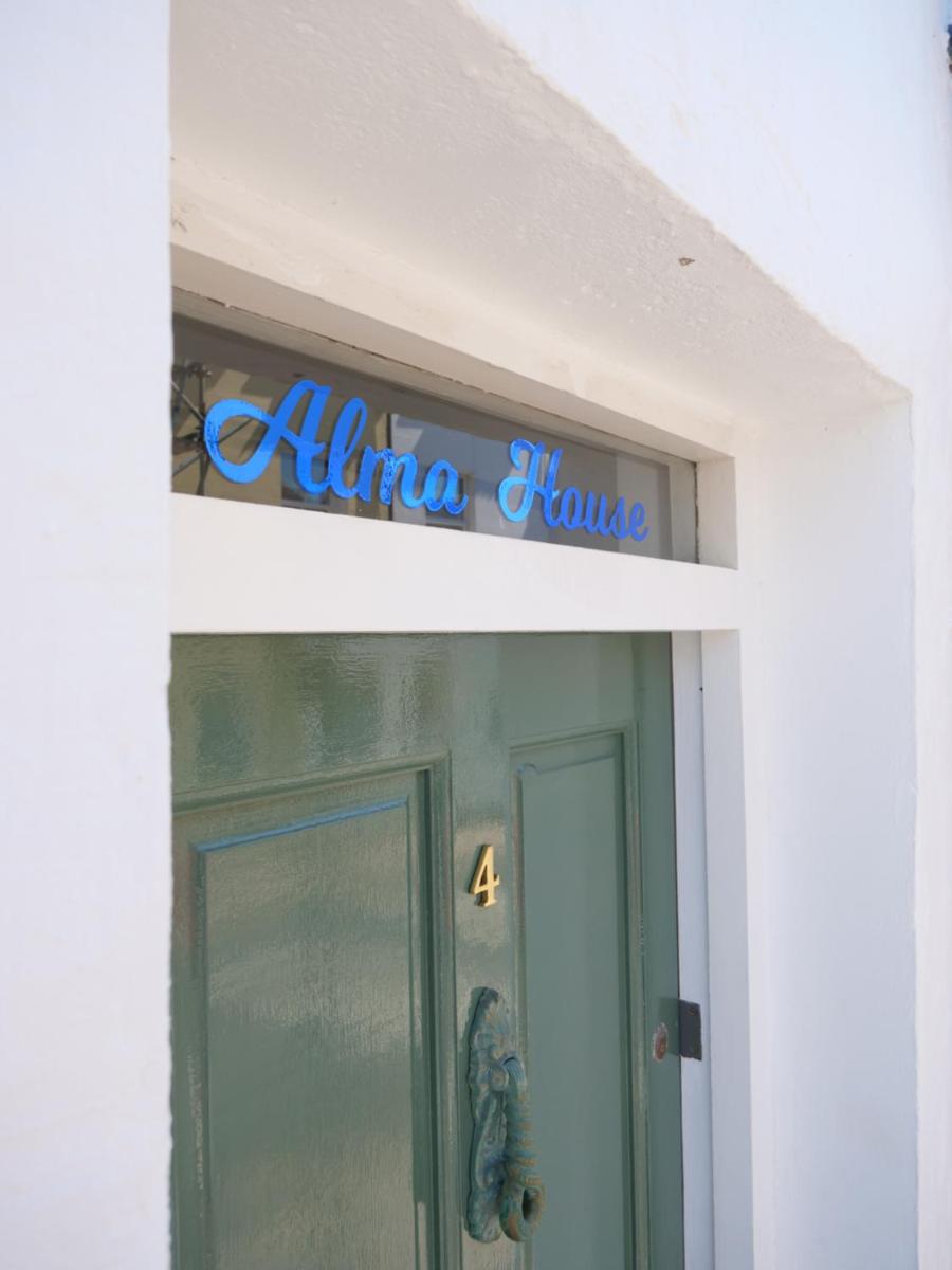 luxury 3 bathroom cinema and sauna - Housity