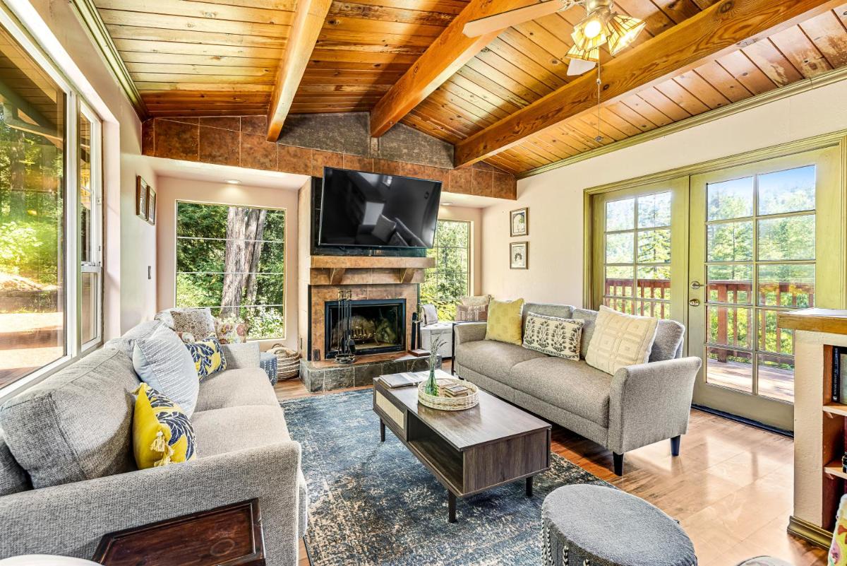 Russian River Rendezvous - Housity
