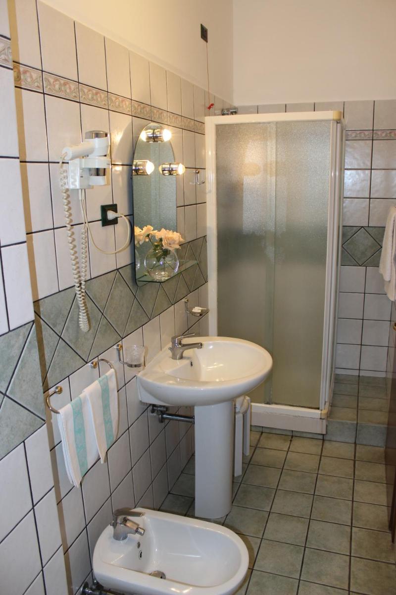 Hotel Nespolo D'Oro - Housity
