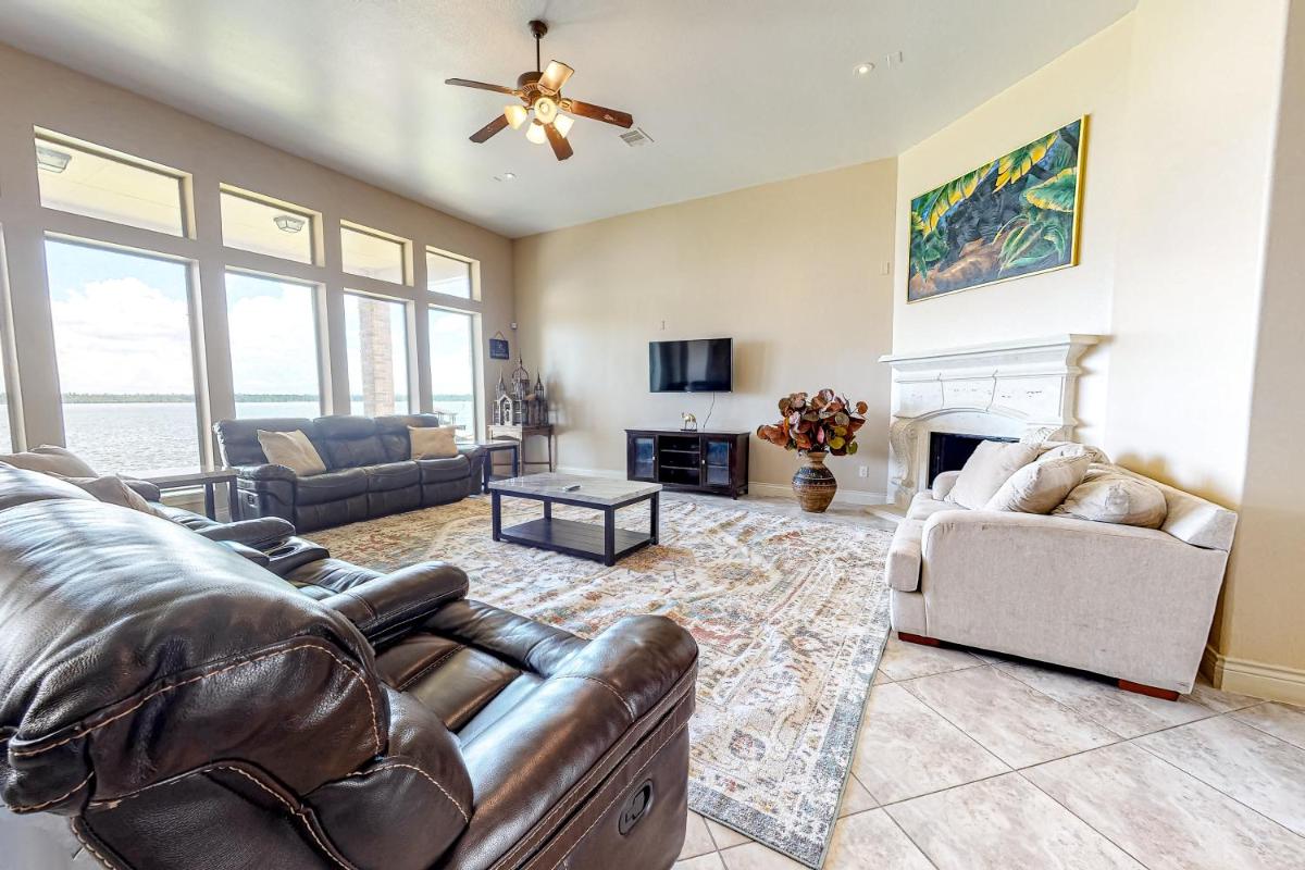 Waters Edge - Housity