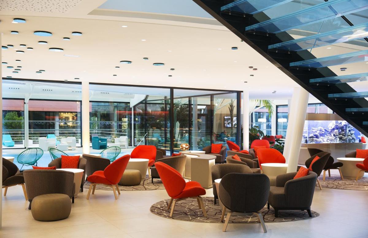 Coin salon dans l'établissement Oceania Paris Roissy CDG