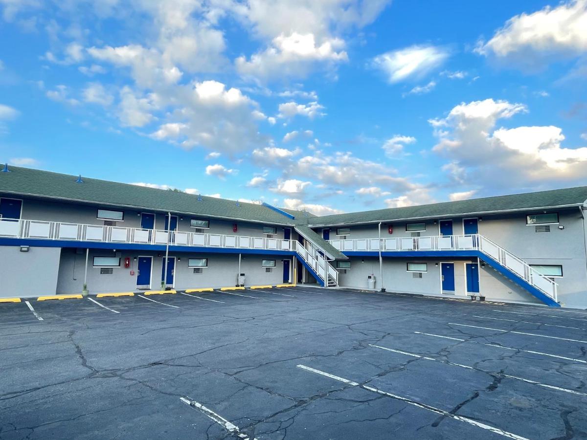 Crown Inn - Housity