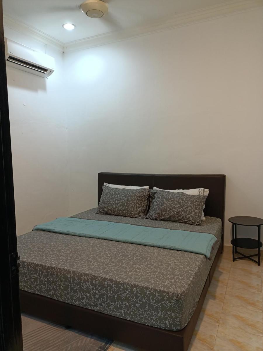 ADAMAYRAA HOMESTAY Tanah Merah - Housity