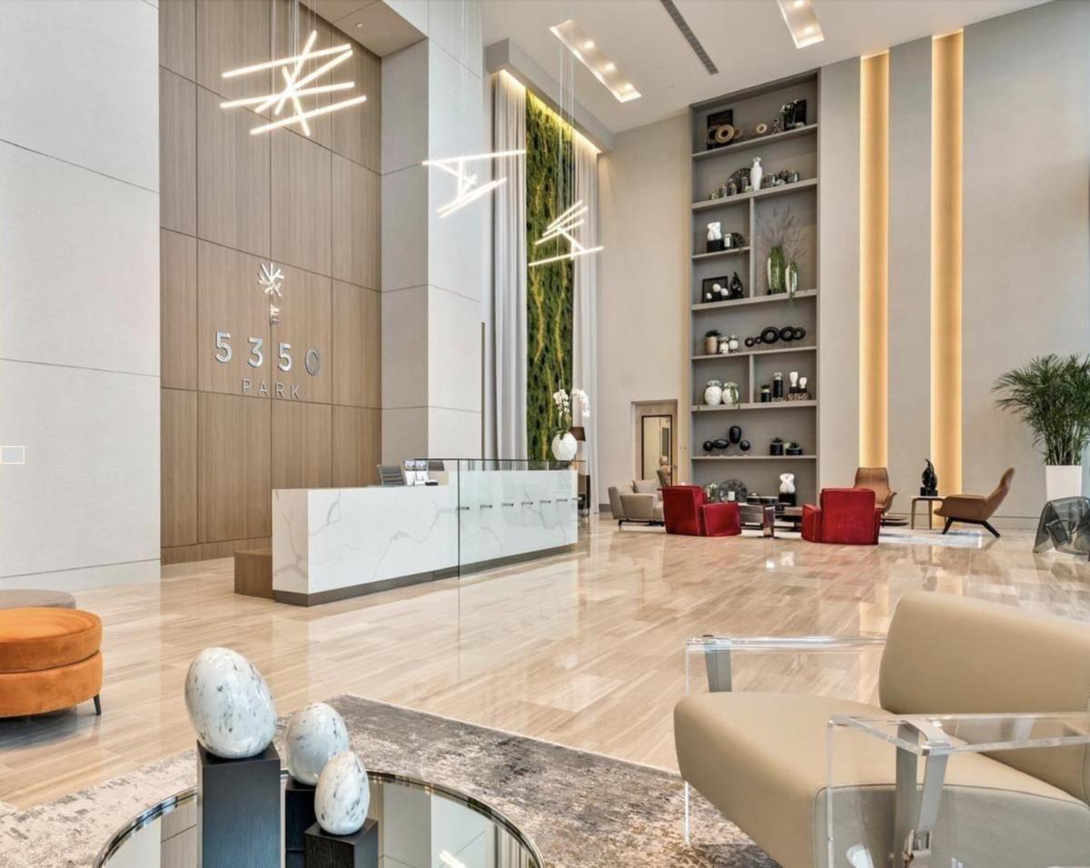 DOWNTOWN DORAL, FLORIDA. NEW CONDO STYLE RESORT. - Housity