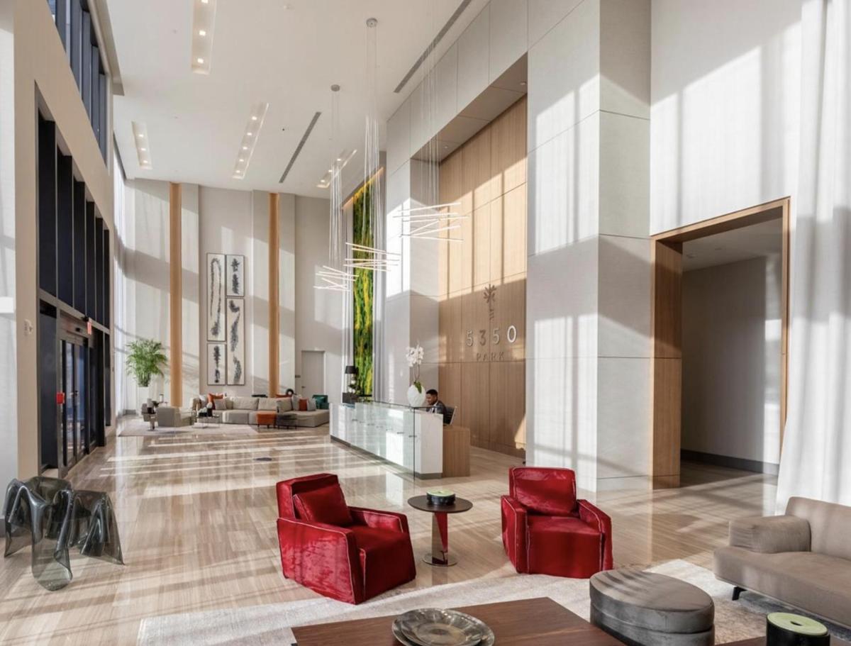 DOWNTOWN DORAL, FLORIDA. NEW CONDO STYLE RESORT. - Housity
