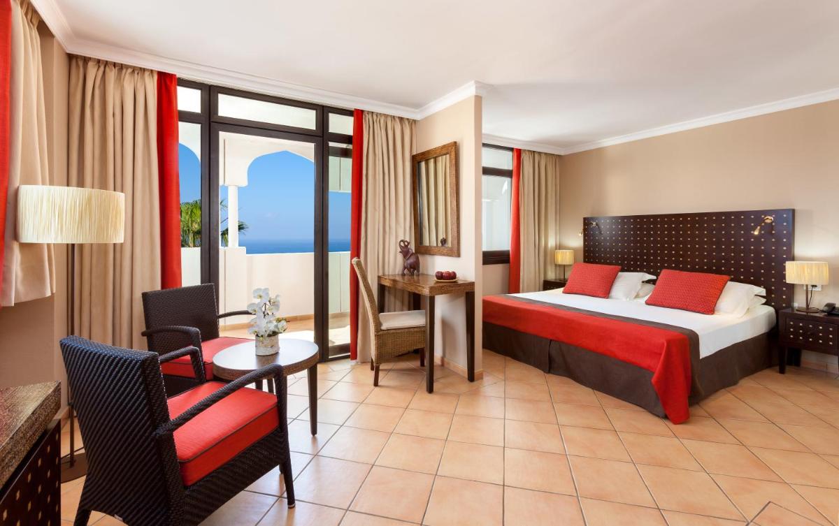 Seaside Sandy Beach - Housity