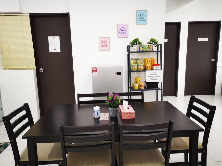D'sarang Cinta Homestay Swimming Pool Melaka - Housity