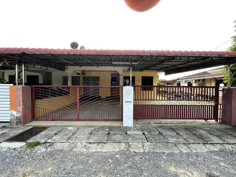 Homestay Bidor D'Jaya - Housity