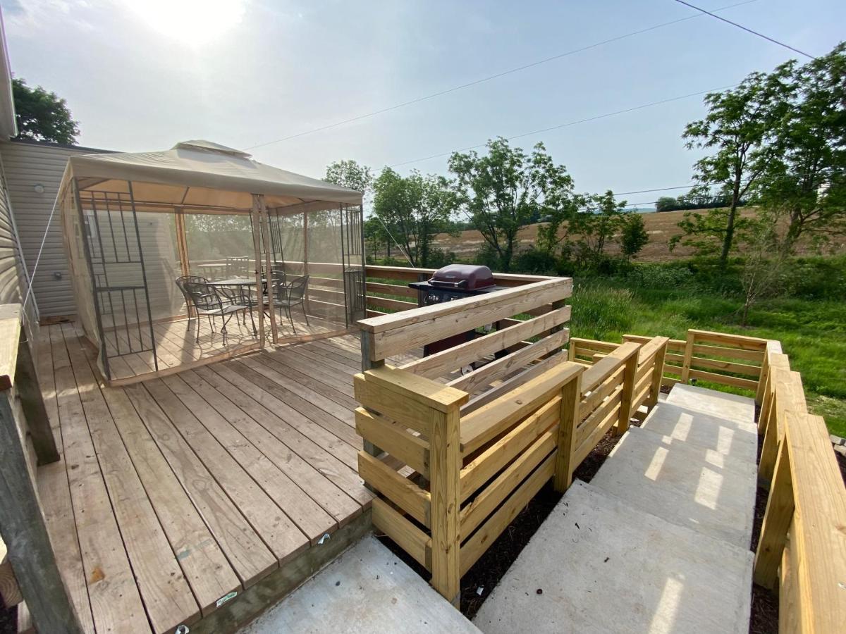 Country setting 3 bdrm home w/ outside relaxation - Housity