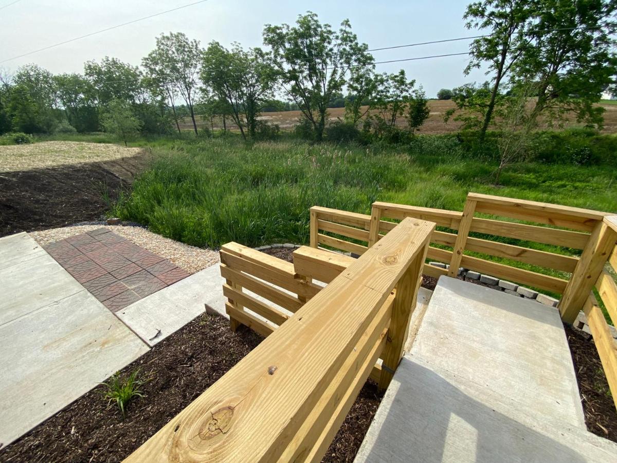 Country setting 3 bdrm home w/ outside relaxation - Housity